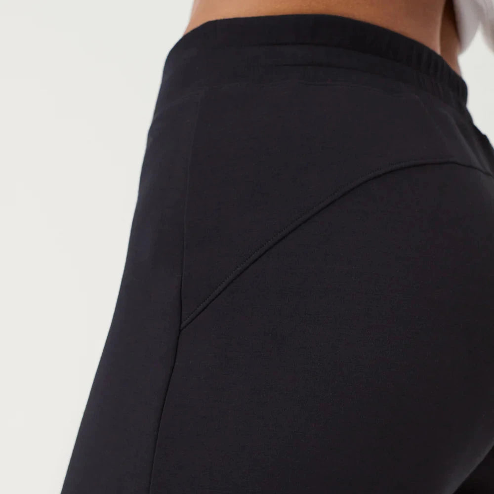 AirEssentials Wide Leg Pant - Black