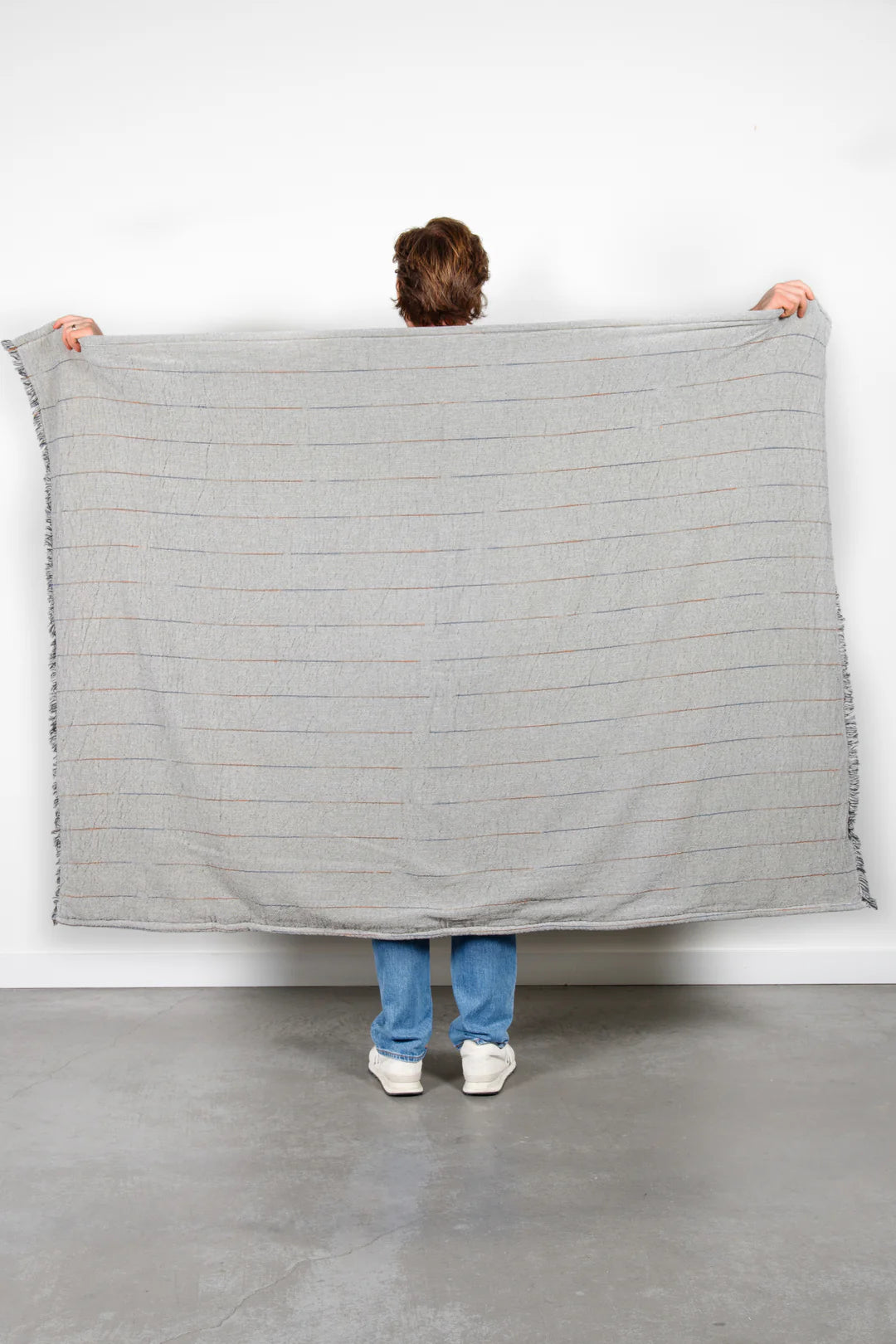 The Everest Fleece Throw - Grey