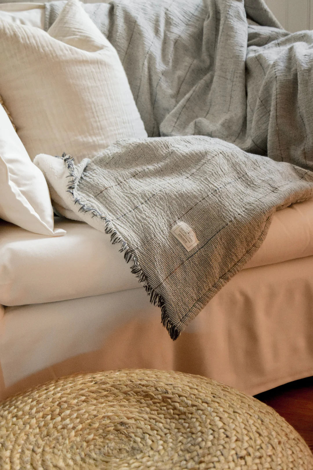 The Everest Fleece Throw - Grey