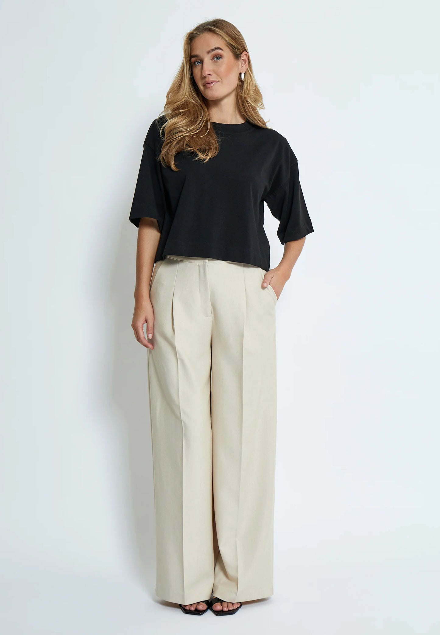 Gamma Cropped GOTS - Black