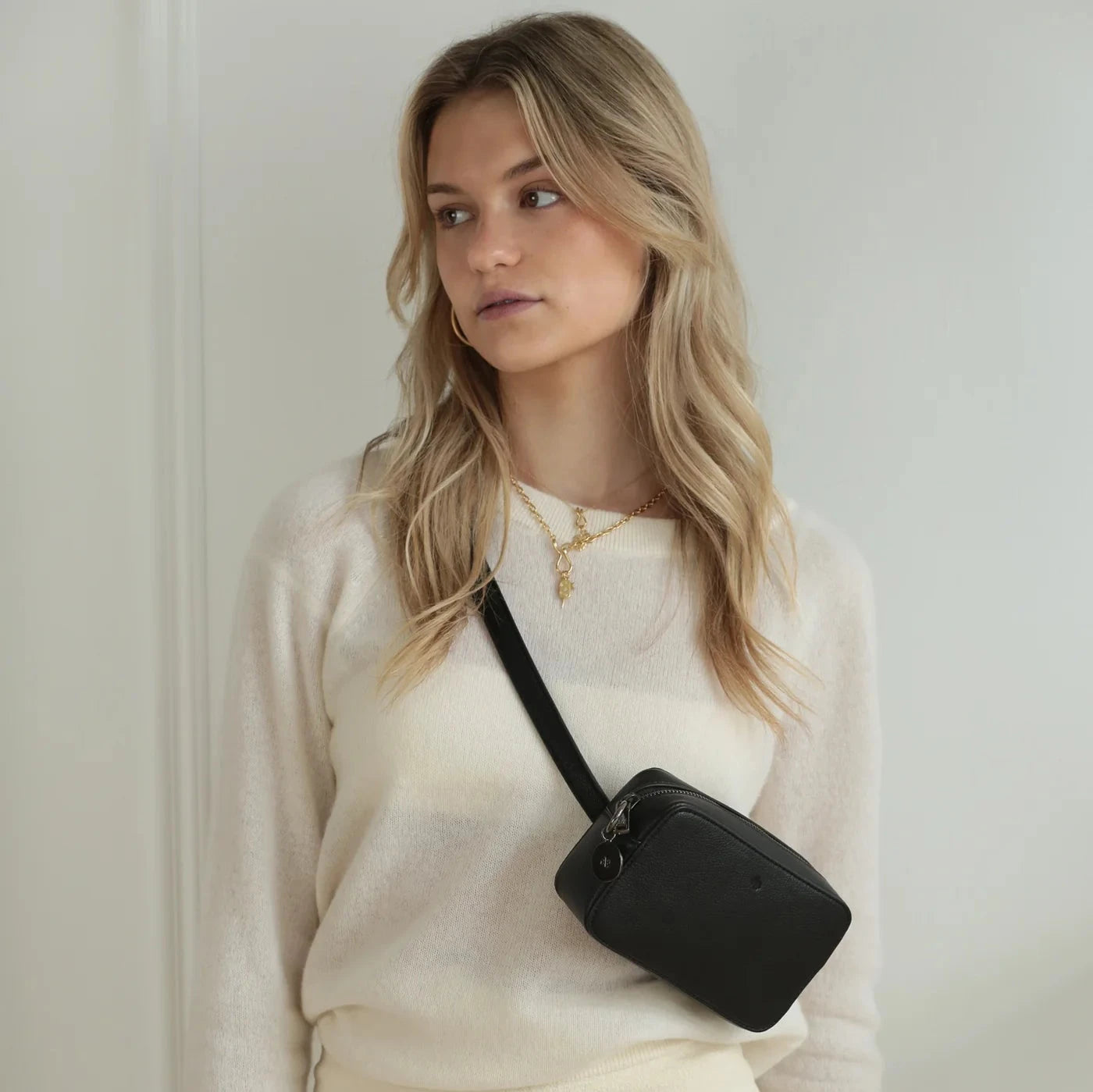 Micro Belt Bag - Black Pebble