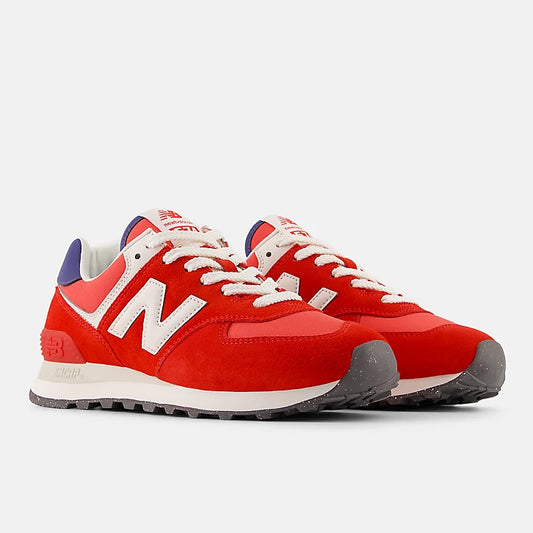 574- True Red / White