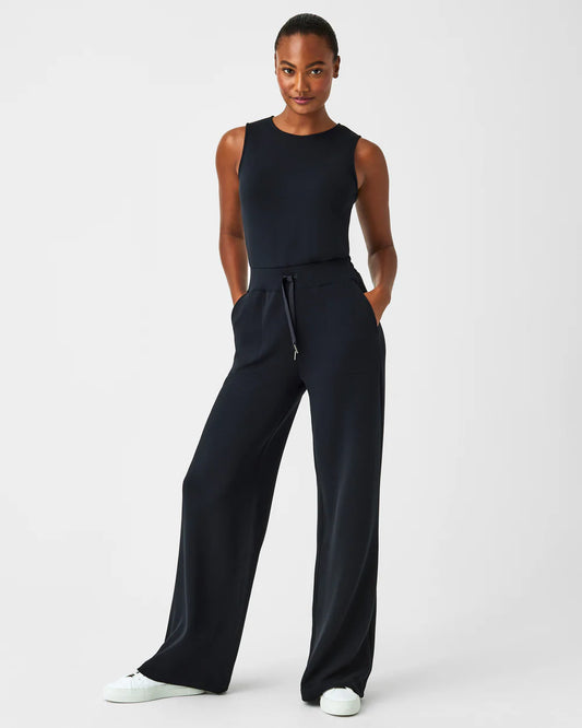 AirEssentials Sleeveless Jumpsuit - Very Black