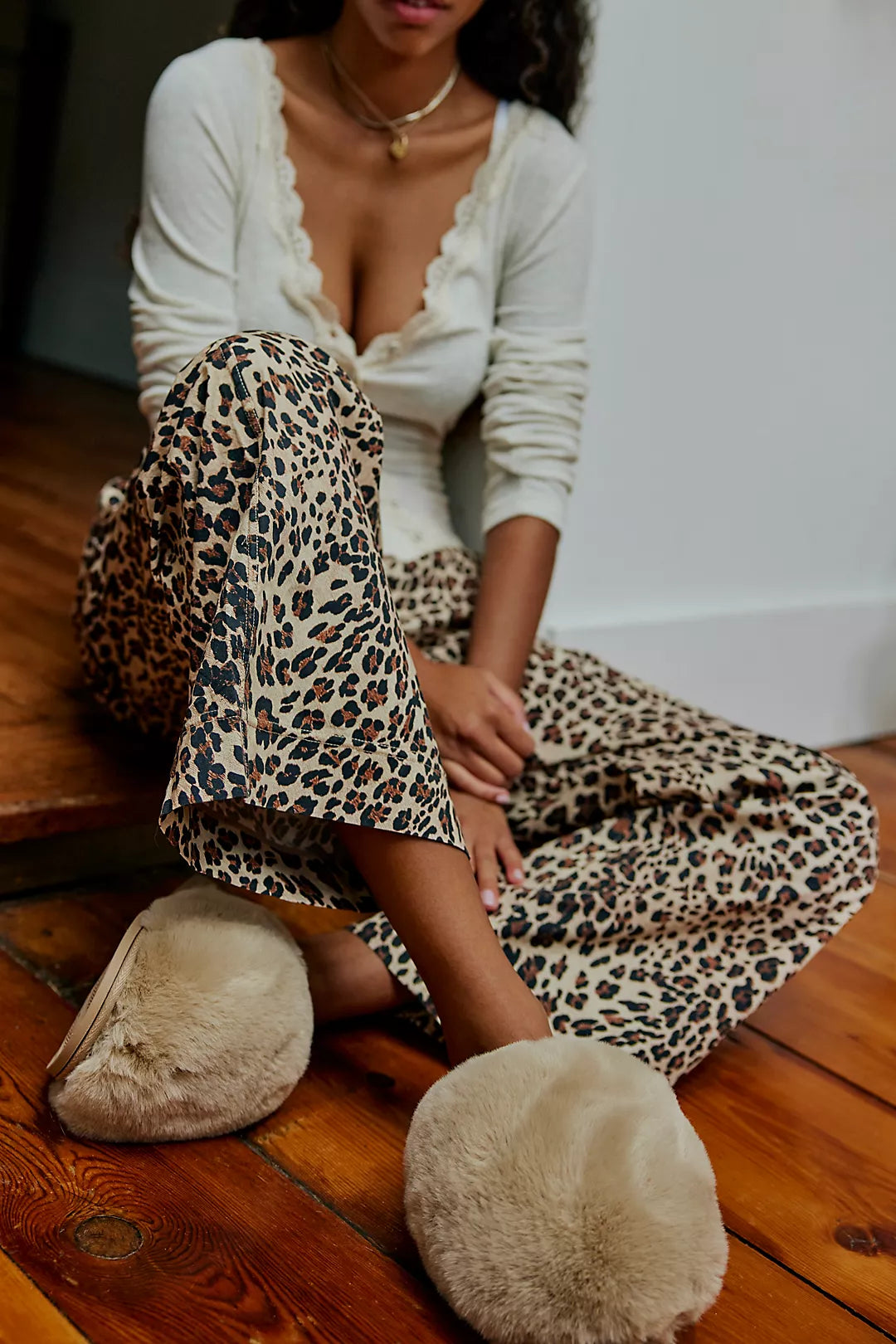 Snowball Slippers - Taupe