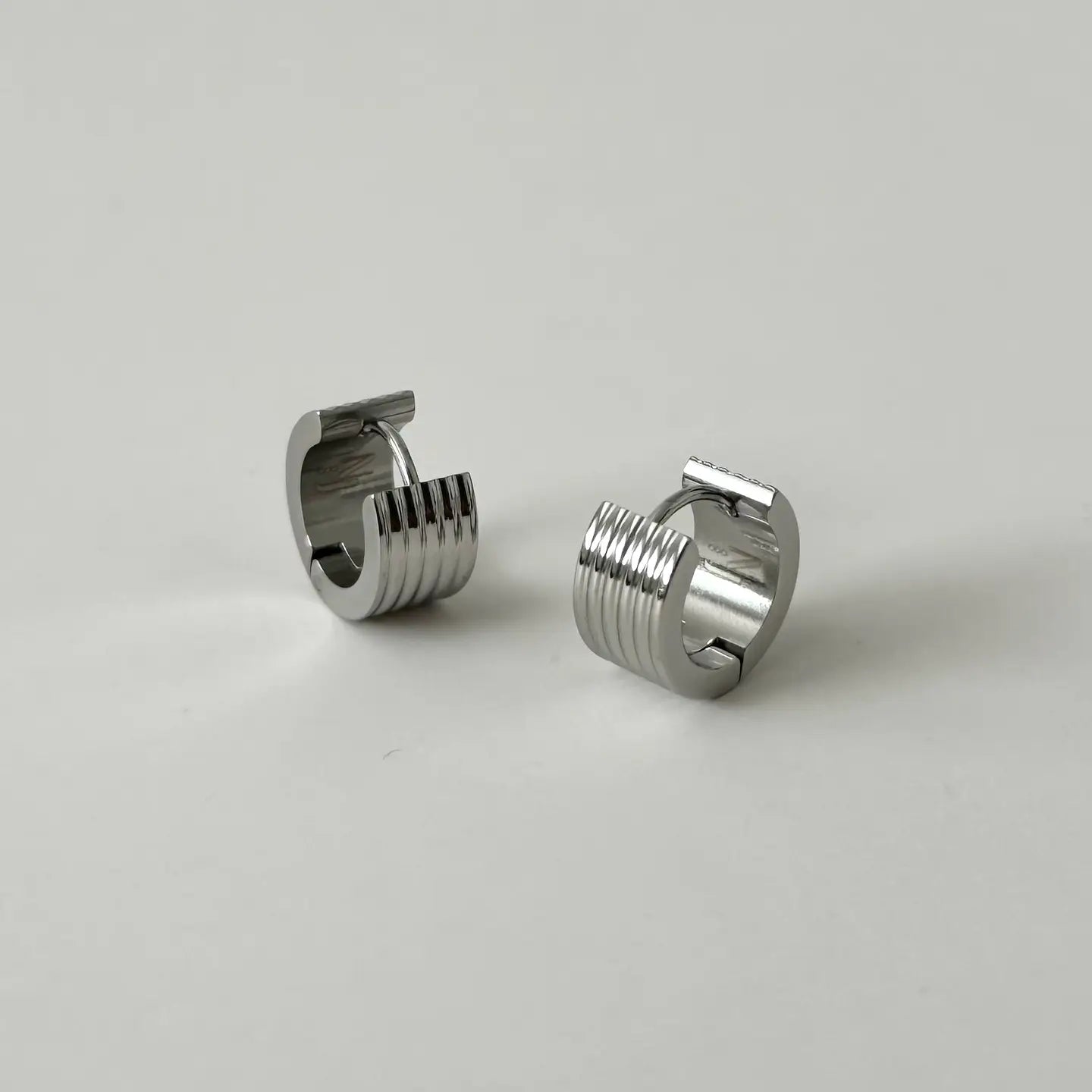 Honey Huggie Hoop 2.0- Silver
