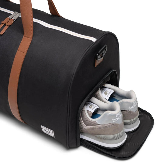 Herschel Novel™ Duffle - Black