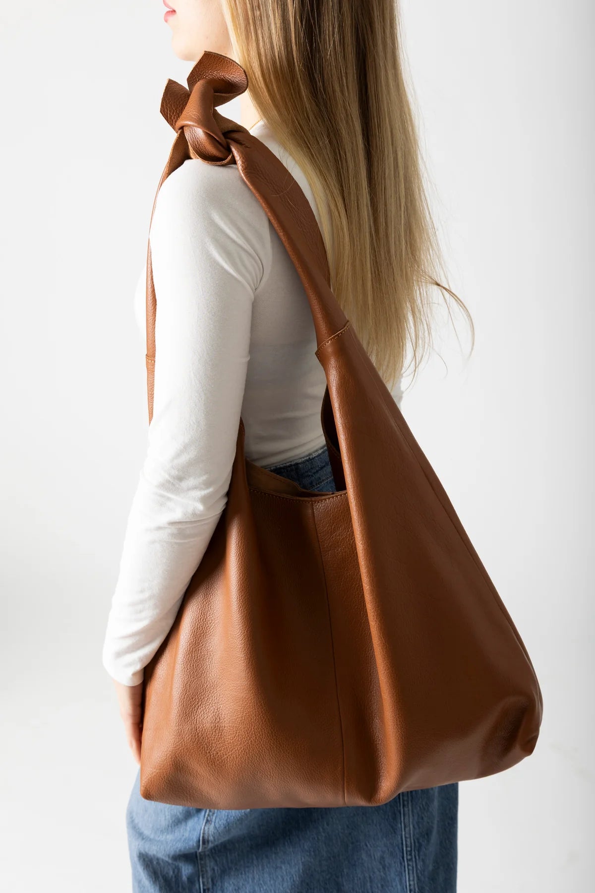 Knot Leather Shoulder Bag  - Tan