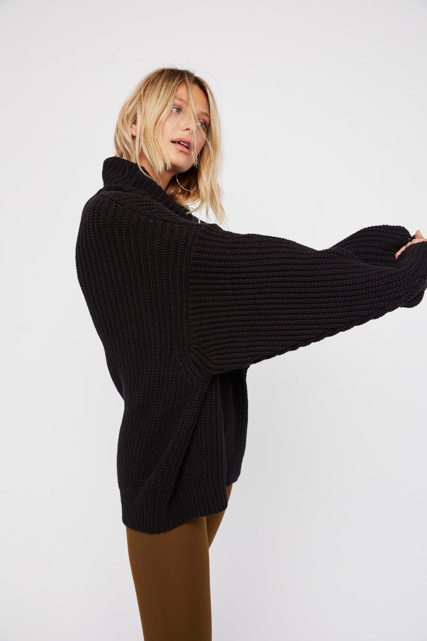 Swim Too Deep Sweater - Black