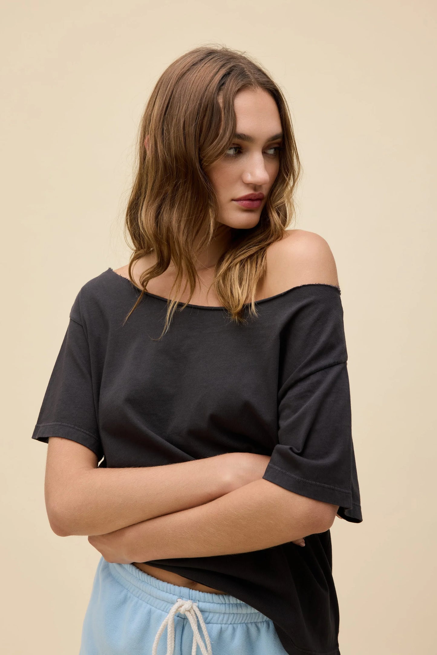 Off The Shoulder Tee - Reactive Black