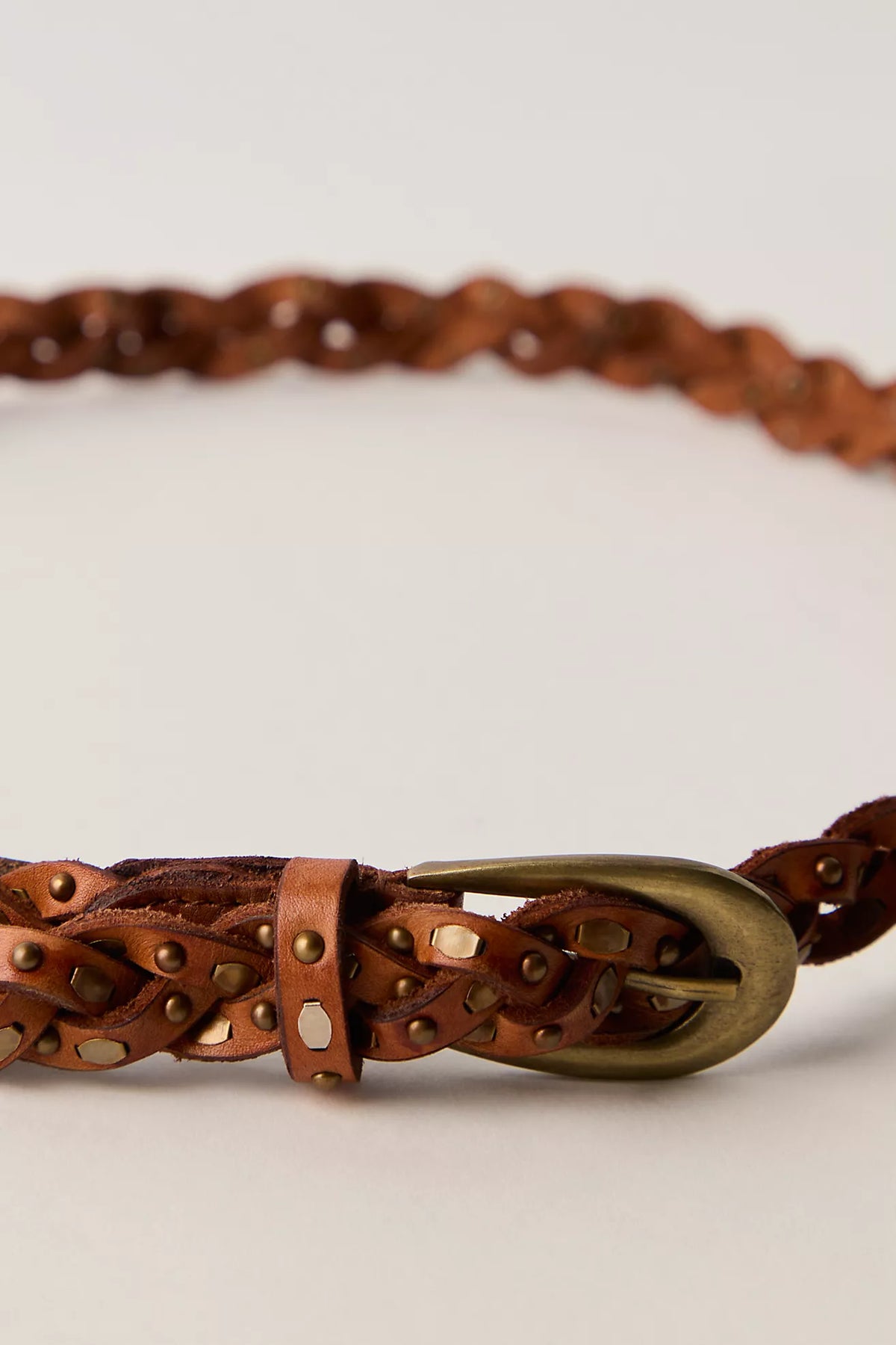 Sol Slim Stud Belt - Cognac