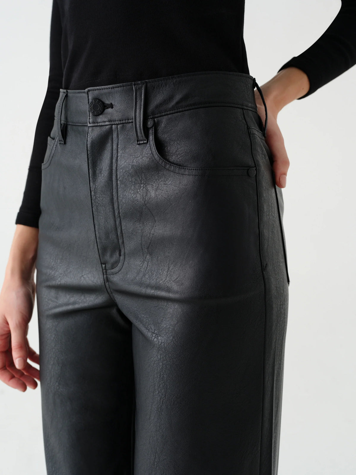Far Out High Rise - Black