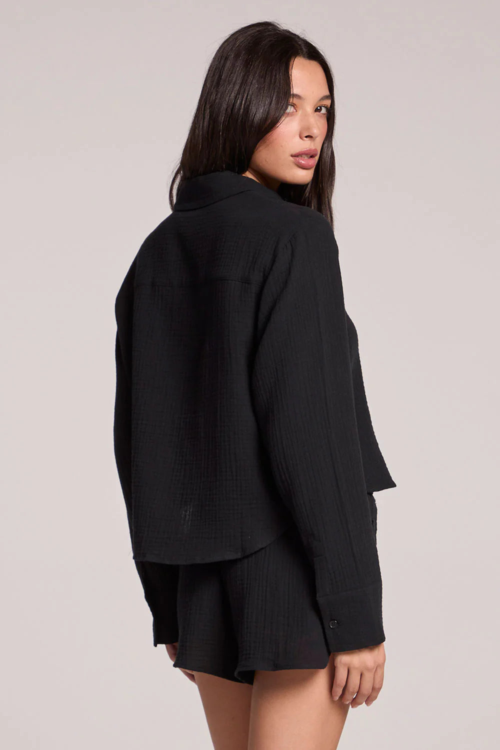 Paso Crop Button Up - Black