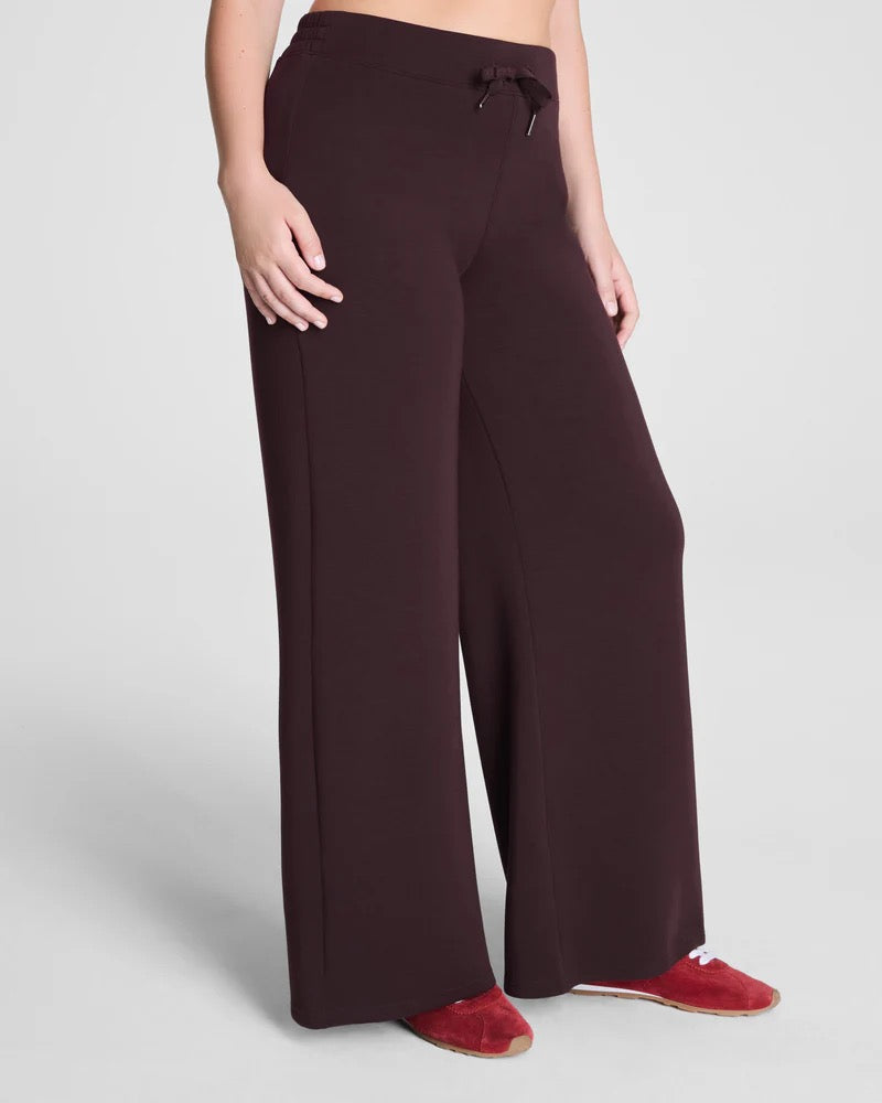 AirEssentials Wide Leg Pant - Truffle Brown