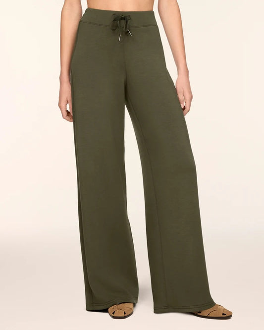 AirEssentials Wide Leg Pant - Monstera