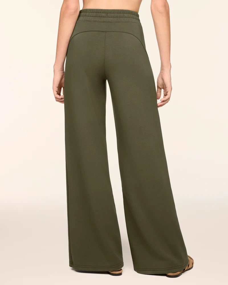 AirEssentials Wide Leg Pant - Monstera