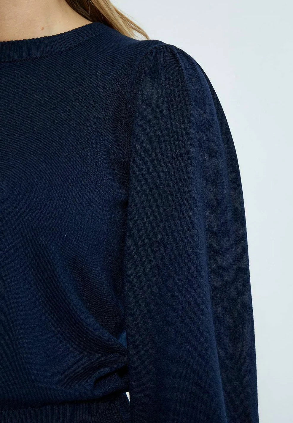 Liva Long Sleeve Pullover - Black Iris