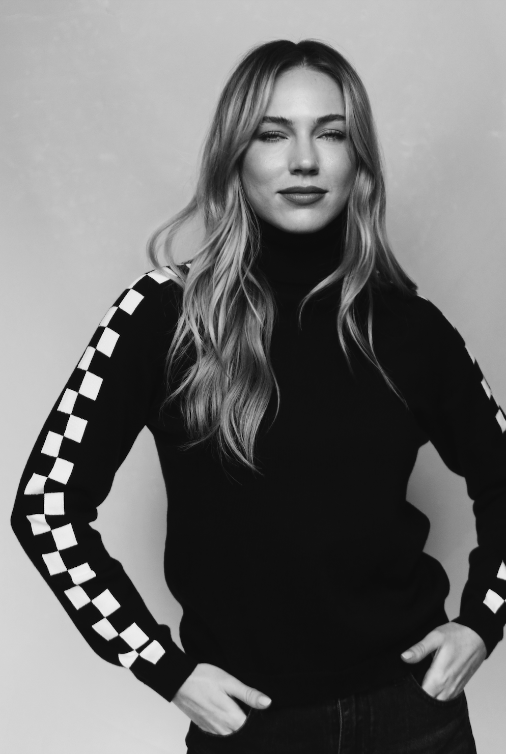 Chelsea Checkered Sleeve Sweater - Black